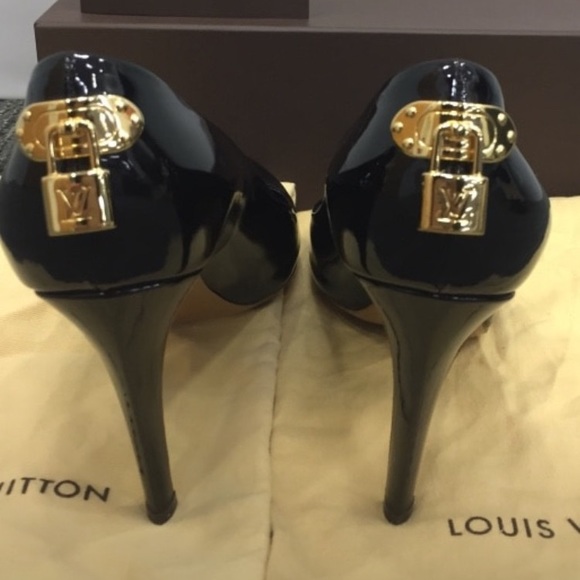 Louis Vuitton shoes - Picture 2 of 3
